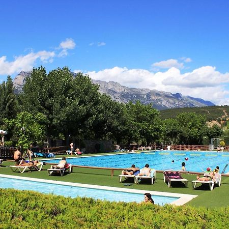 Bungalows Pena Montanesa Aínsa المظهر الخارجي الصورة