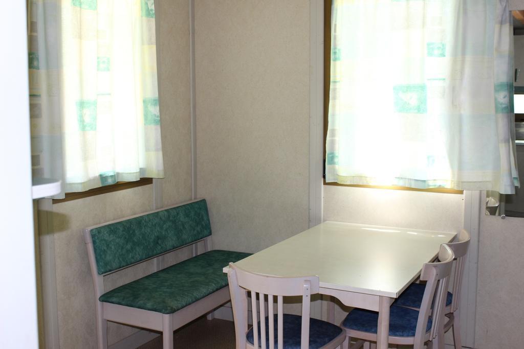 Bungalows Pena Montanesa Aínsa الغرفة الصورة